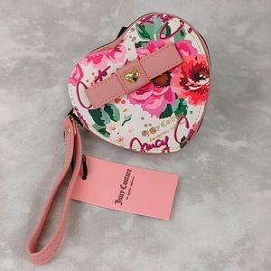 🆕NWT Juicy Couture Floral Heart Wristlet